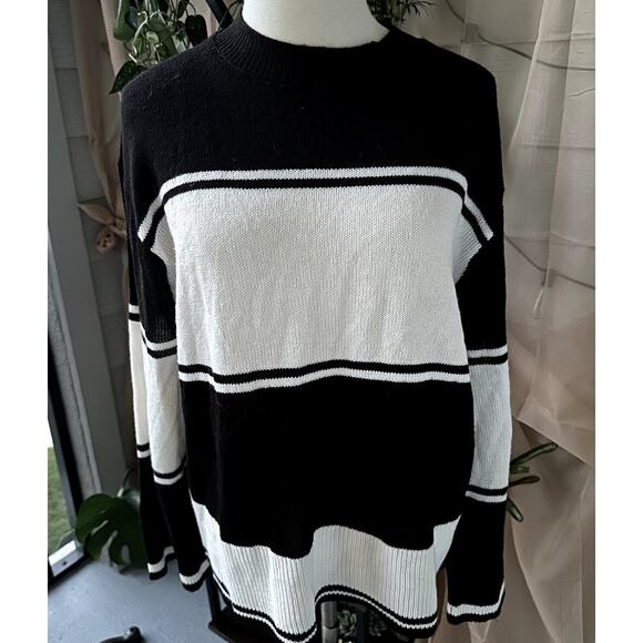 H&M Divided Black/White Striped Crew Neck Light Weight Sweater- M - Picture 1 of 8